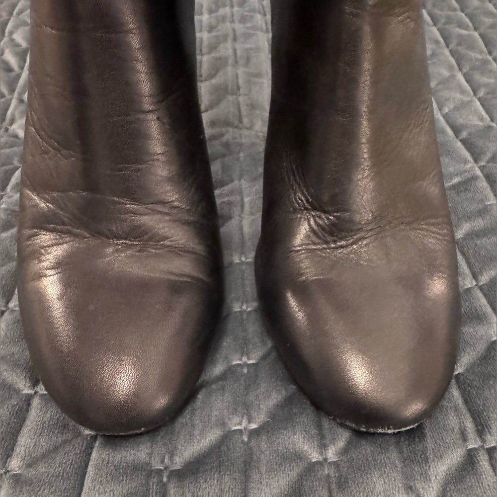 Vince Camuto Black Ankle Boots (7M) - Picture 5 of 12